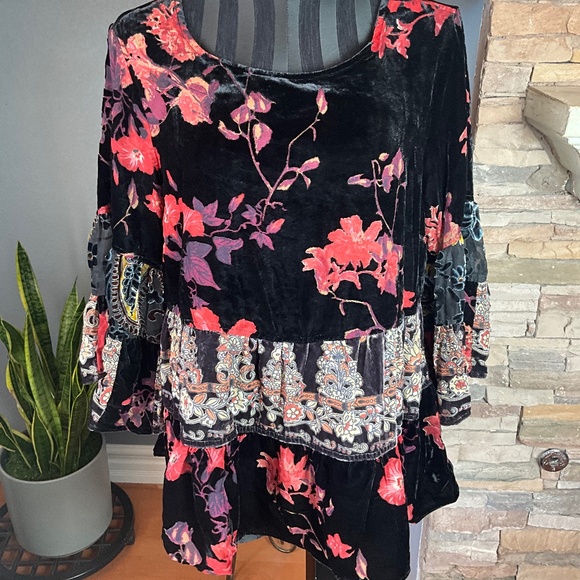 John Mark Velvet Burnout Sheer Bell Sleeve Top Hippie Boho Floral Black Pink M - Picture 2 of 9